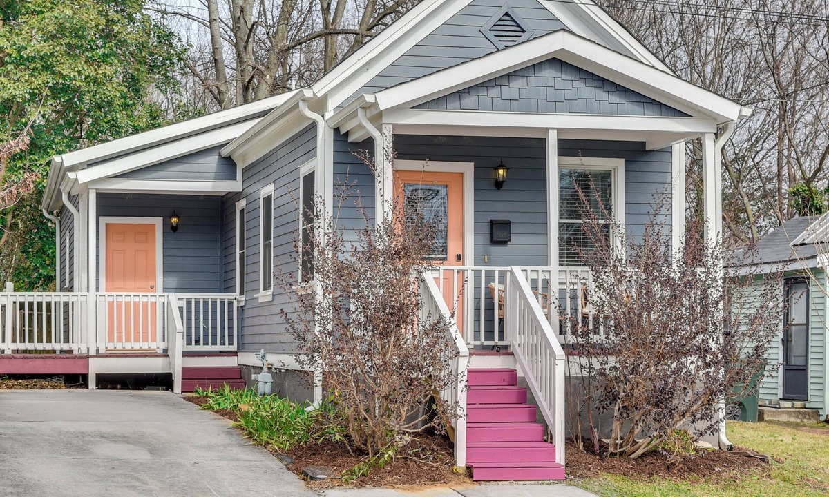 Downtown Cottage | 1 Mi to Dtwn: Home w/Backyard in Raleigh!