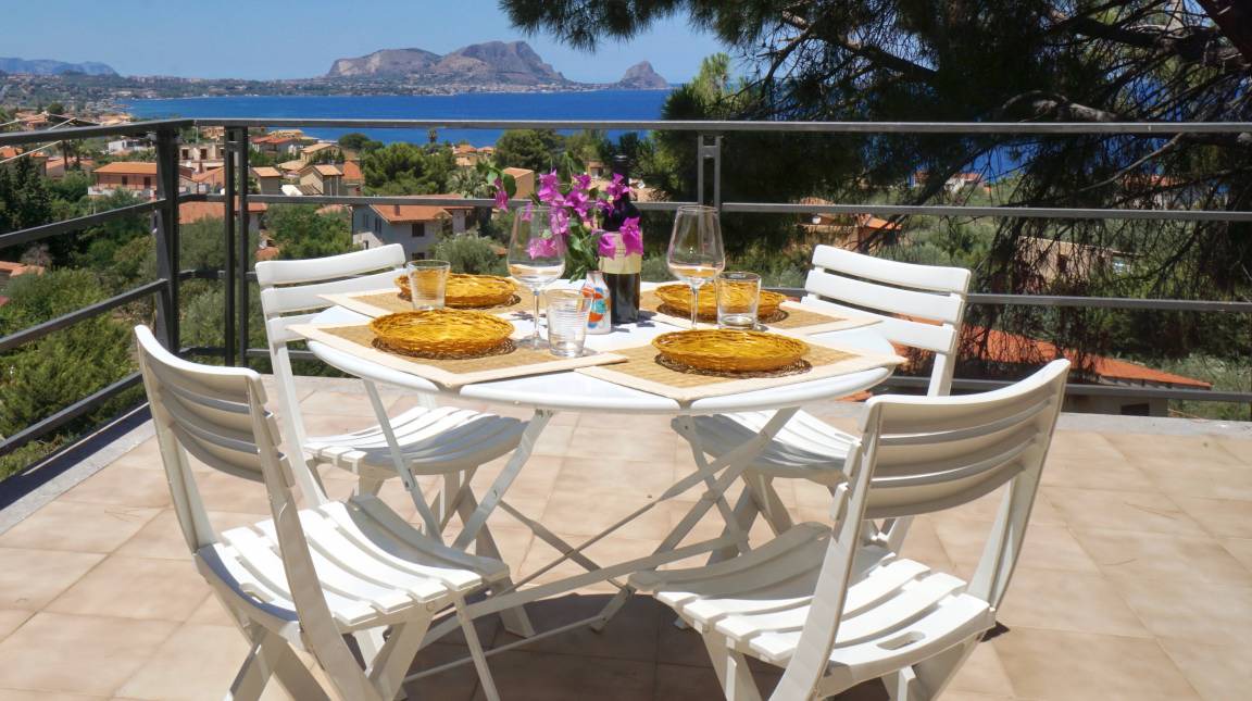 Torre Colonna-sperone Villa | 180 m² Villa ∙ 4 bedrooms ∙ 12 guests