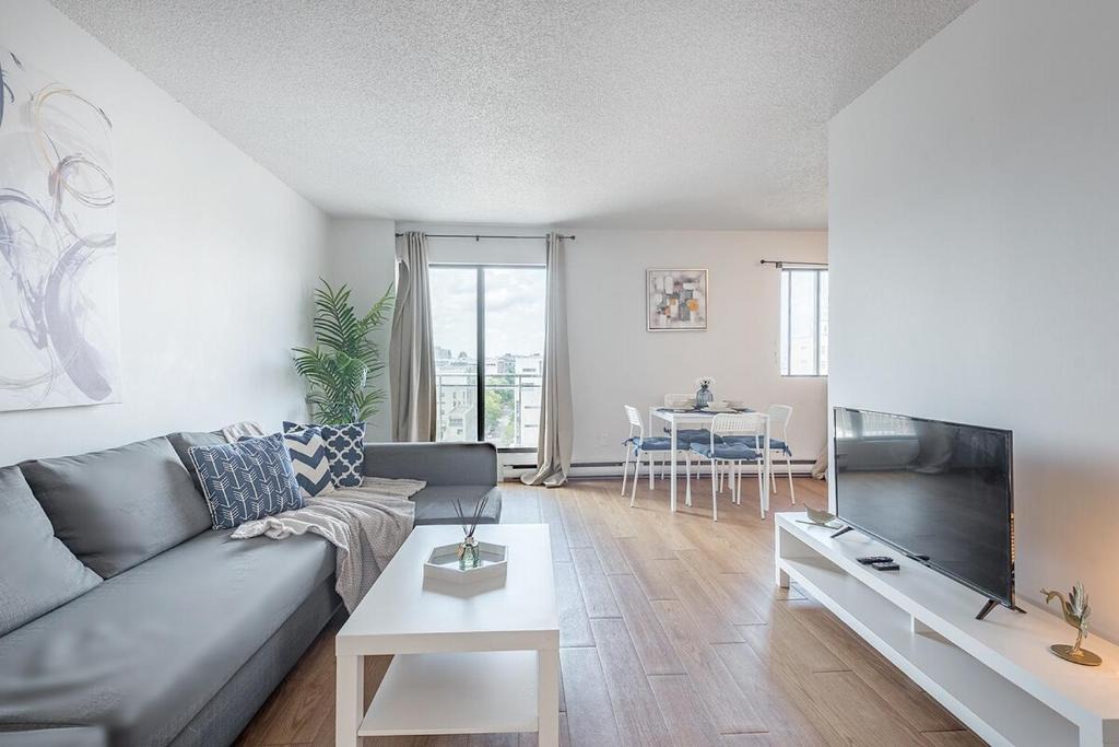 Quartier des Spectacles Apartment | 1BR Downtown MTL - Walk to Old Port