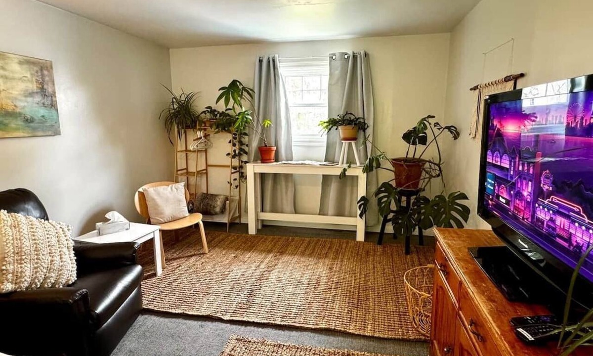 Carleton Place Apartment | 2 bed Suite: kitchen, parking, king/queen upstairs