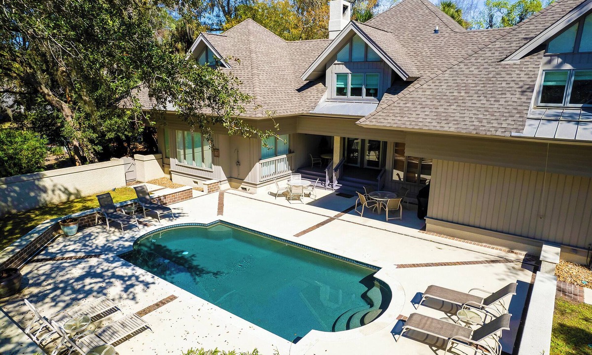 Oceanside House | 2 Duck Hawk - Sea Pines just a Short Walk to the Beach & Private Pool