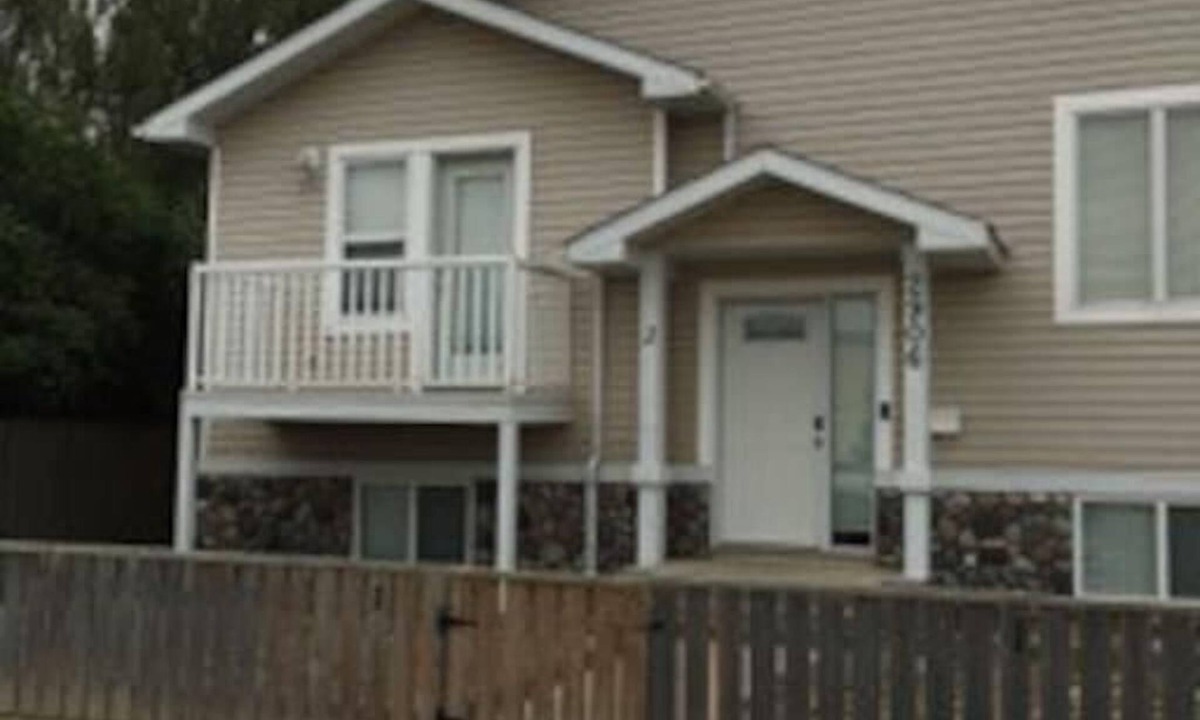 South Lethbridge Condo | #2 Modern Comfort 3 bedroom apartment in South Lethbridge