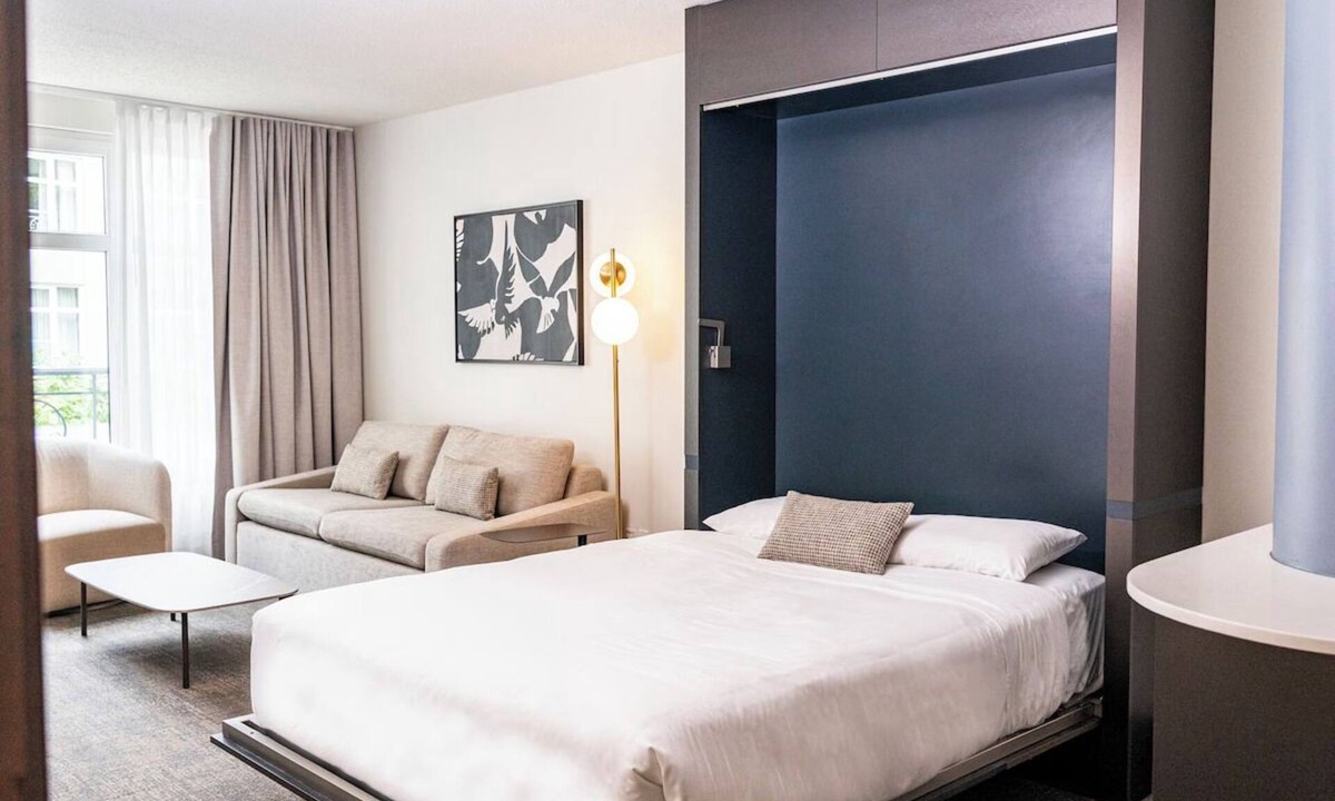 International District Hotel | 2 Modern Suites Perfect for Exploring Old Montreal Near Notre-Dame Basilica