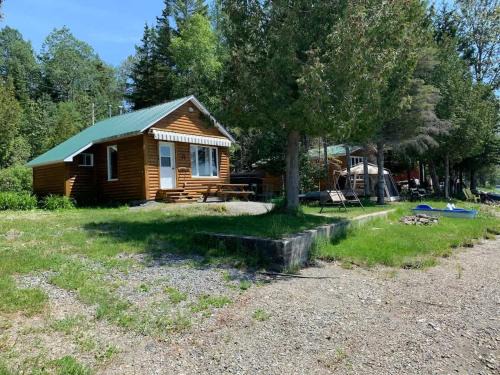 Lejeune Ski Chalet | 200 rang du Lac Lejeune - Chalet au bord du Lac