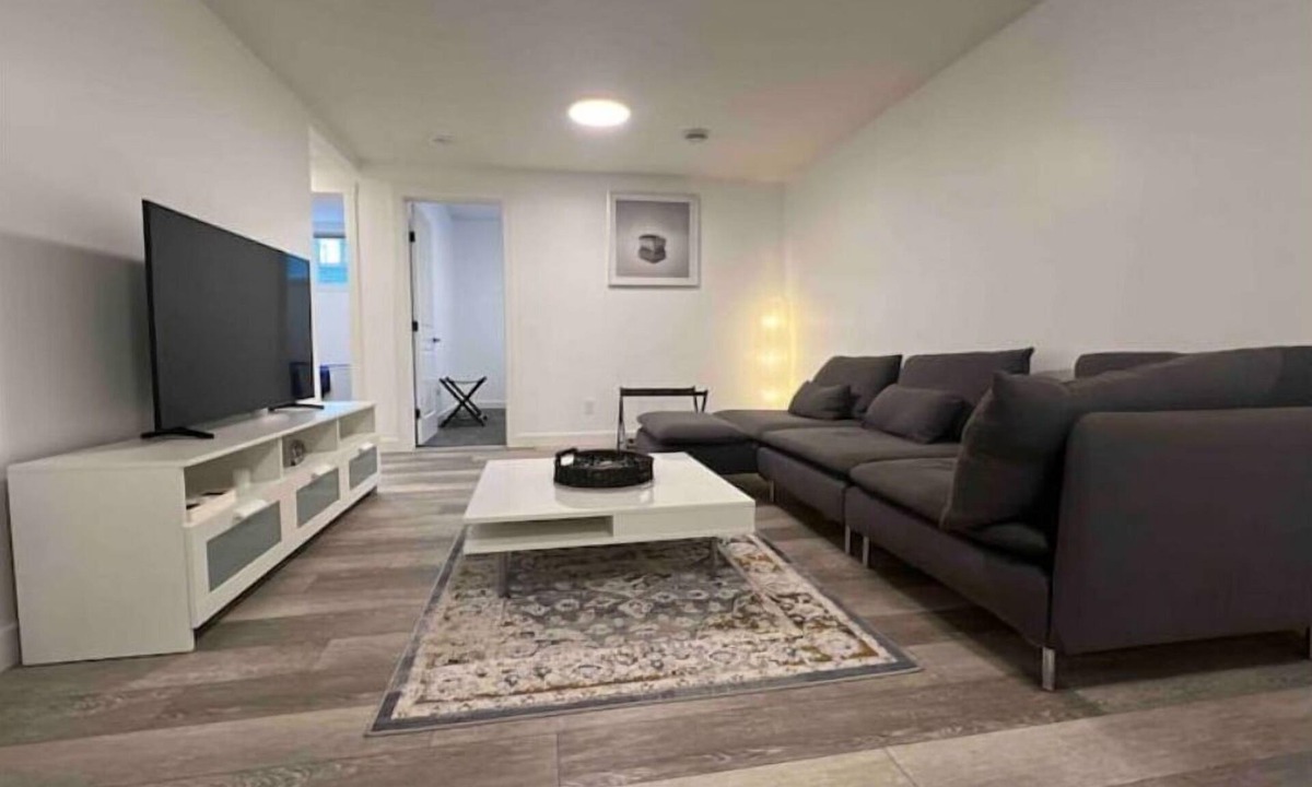 Keith Apartment | 2BR Suite w/Private Entry, Kitchen, W/D, Parking, Smart TV, Wi-Fi, Near Banff