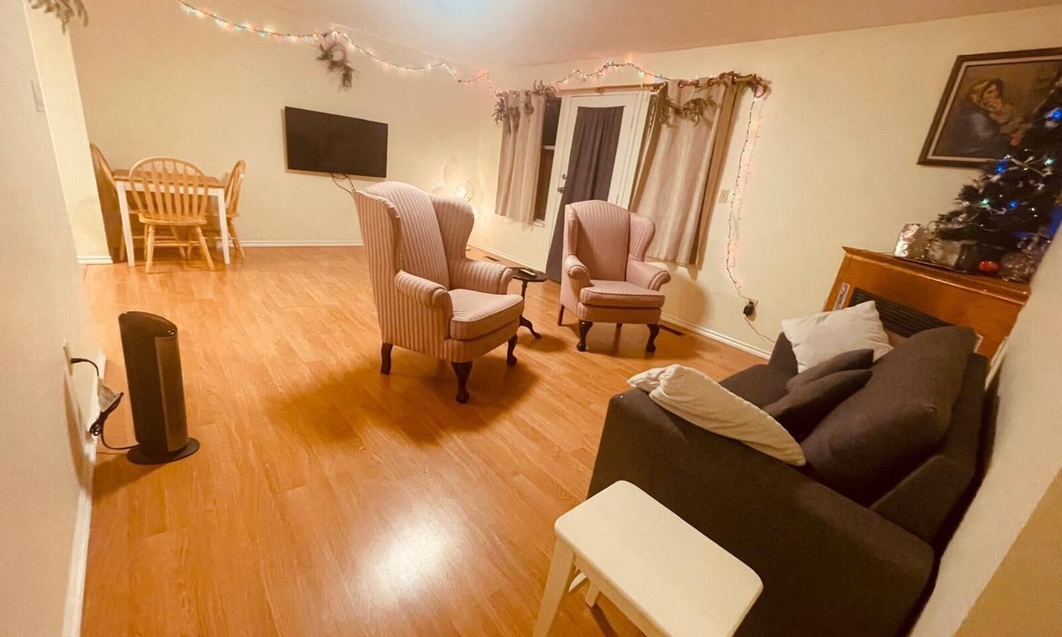 Coquitlam House | 2BR + Workspace & Mini-Gym unit. Mountain Views. Near Transit. Pets on approval.