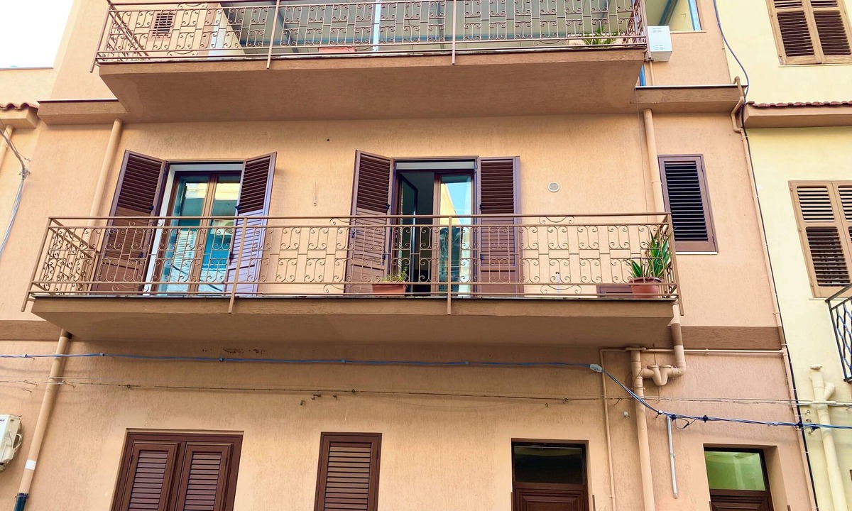 Terrasini Apartment | 3-bedroom apartment in enjoyable Terrasini with WiFi