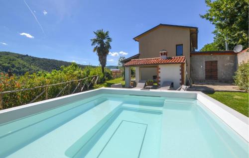 Pieve di Chio House | 3 Bedroom Cozy Home In Palazzo Del Pero
