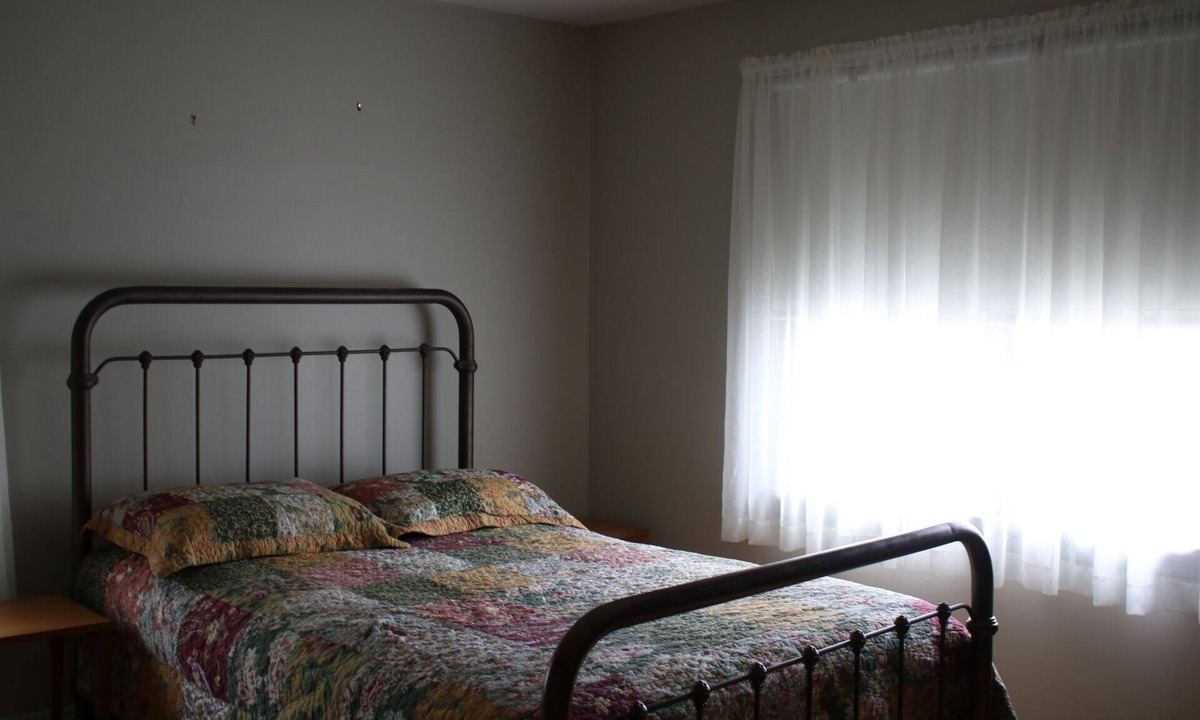 Cardston House | 3 Bedroom Main Level house located half an hour from Waterton.