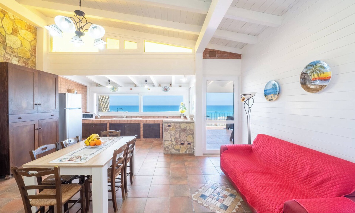Alcamo Marina Condo | 🏡 37 Beds Less Than 200 Meters from the Sea ⛱️