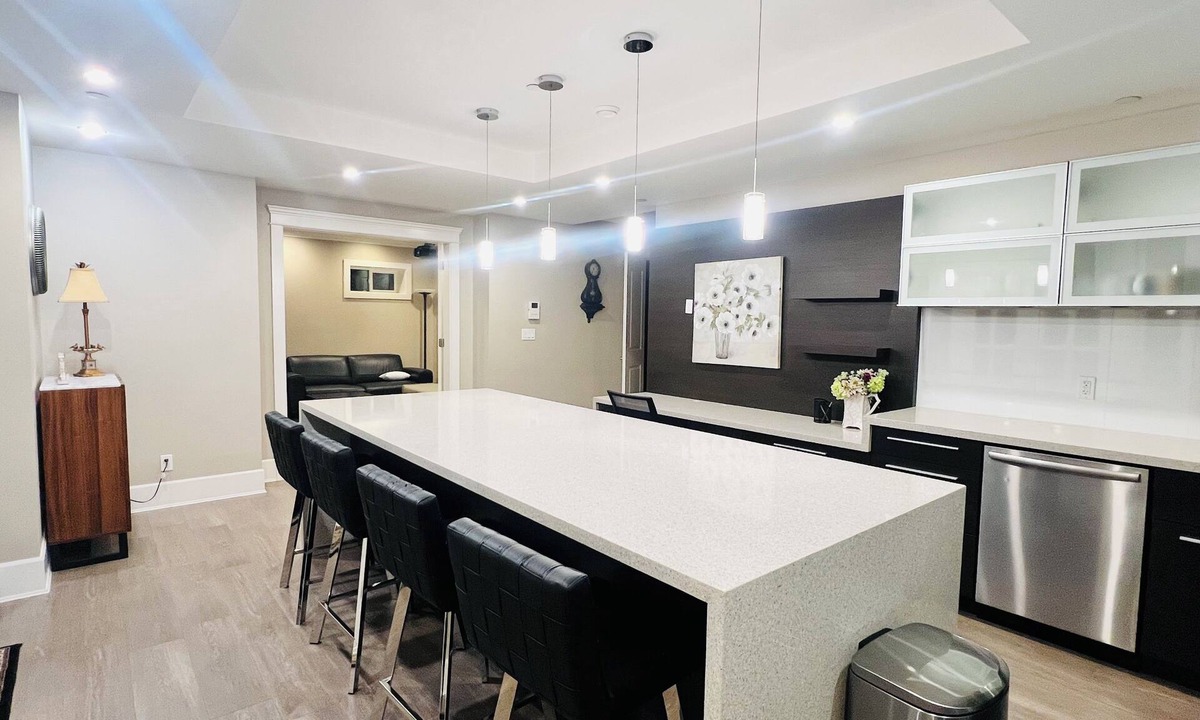 Marpole House | 3Bed+2Bath Steam Sauna Retreat in Vancouver! Family friendly!