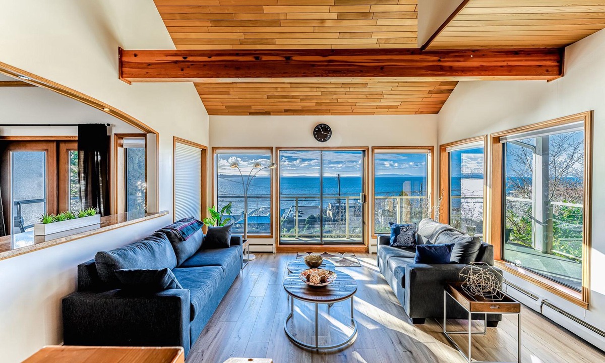 White Rock House | 4 bedroom Panoramic Ocean View House