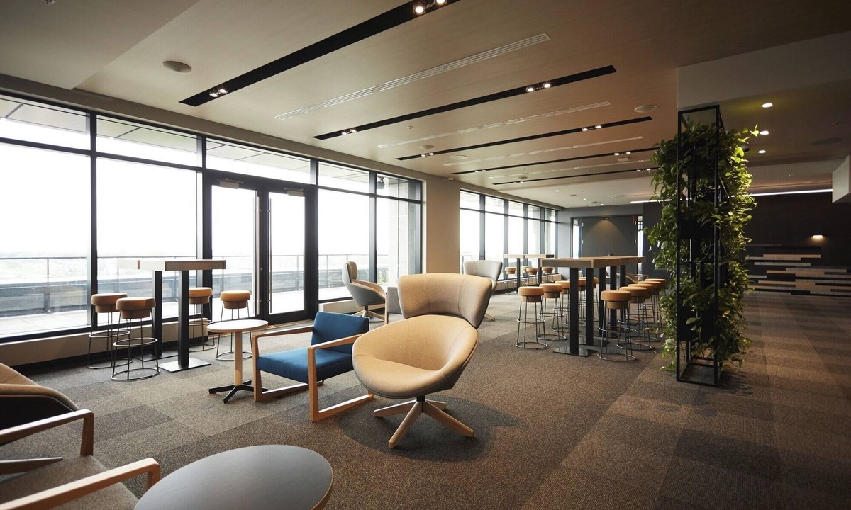 Brossard Hotel | 4 Practical Modern Rooms Perfect for Business Travelers or Leisure in DIX30