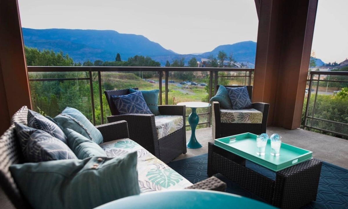 North End Condo | #406 OS Downtown Waterscapes Large 3 Bed Luxury Suite