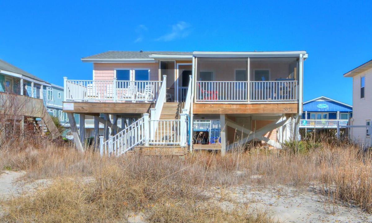 Long Beach House | 4BR 2BA OCEANFRONT COTTAGE- Fish, Fun & Sun! Relax, Recharge, Repeat!- Book Now!