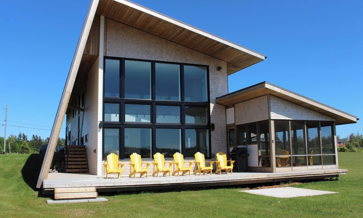 West Covehead House | 5-bedroom Waterfront Home In Brackley, Minutes To National Park Beaches