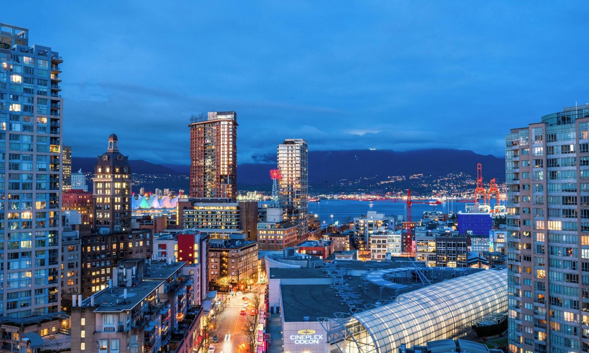 Crosstown Condo | 5 min Walk to BC Place/FIFA 2026/270° Rare Found downtown Ocean/Mountain View