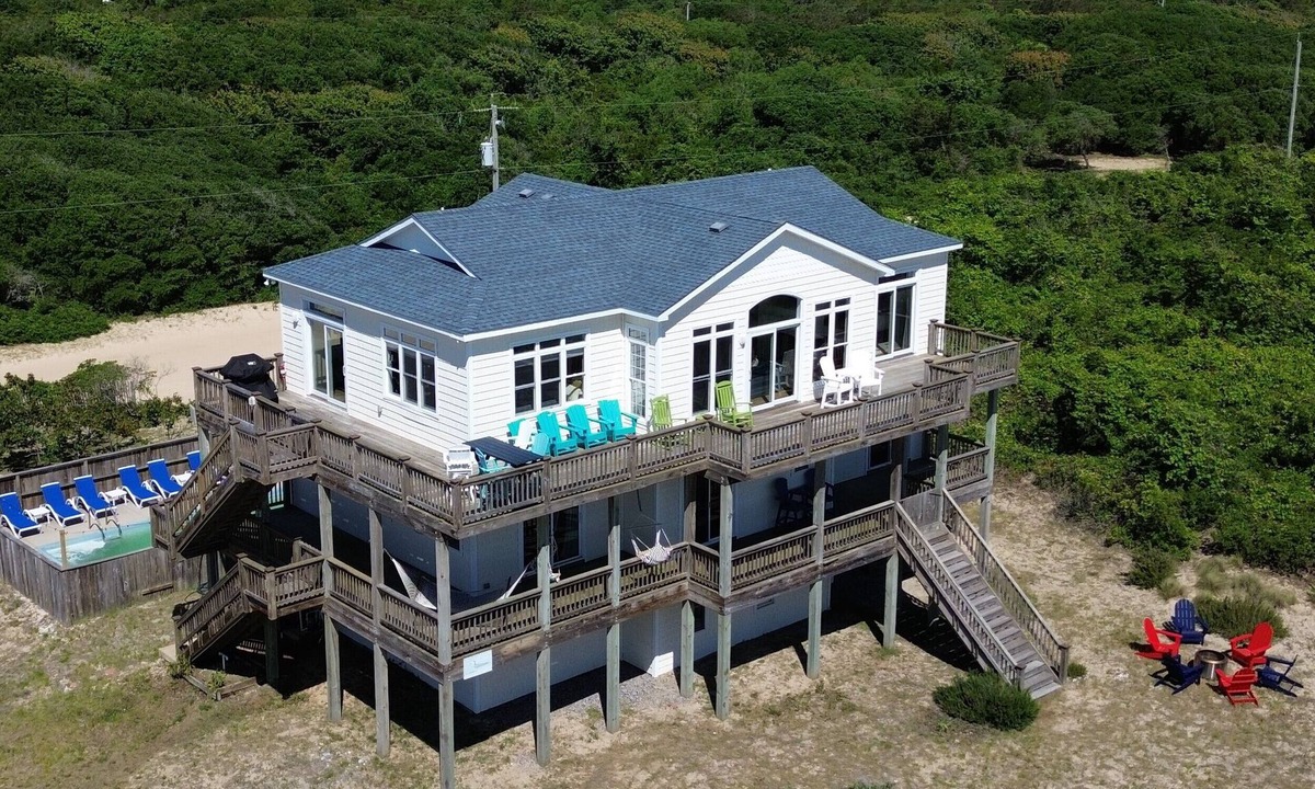 Carova Beach House | 6BR Oceanview | Huge Pool & Hot Tub | Game Rm | Sleeps 14 | Pets | 4x4 Beach