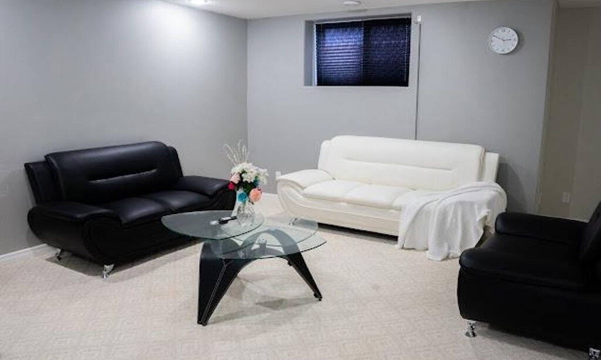 Brandon House | A comfortable 2-bedroom basement suite in Brandon.Quiet and great value.