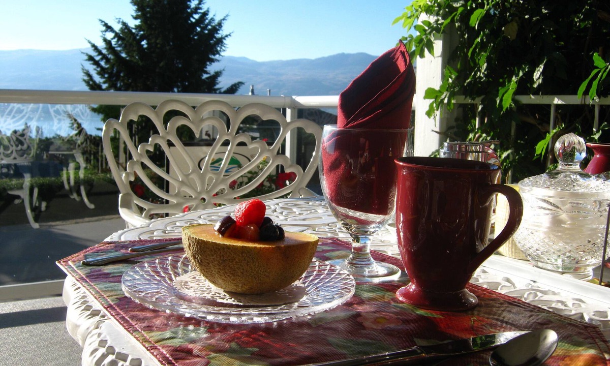 Central Okanagan Bed & Breakfast | A View to Remember Bed & Breakfast