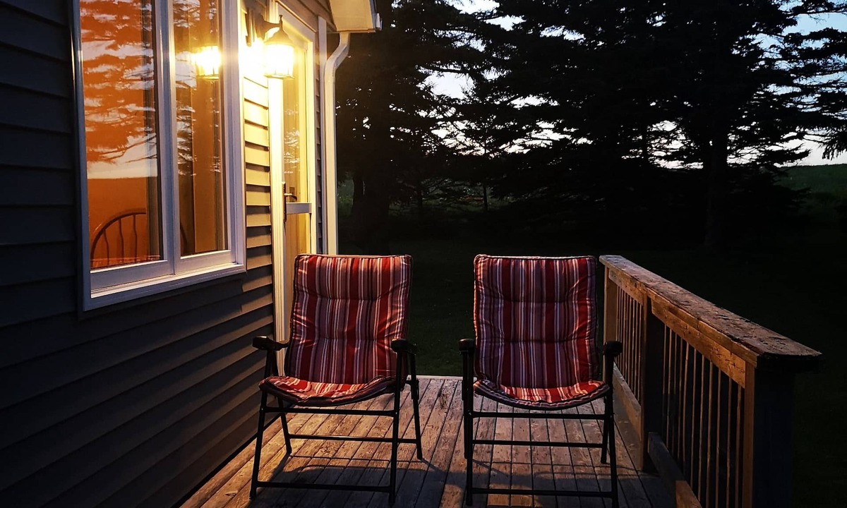 North Rustico Apartment | Adorable waterfront 1-bedroom place with BBQ grill