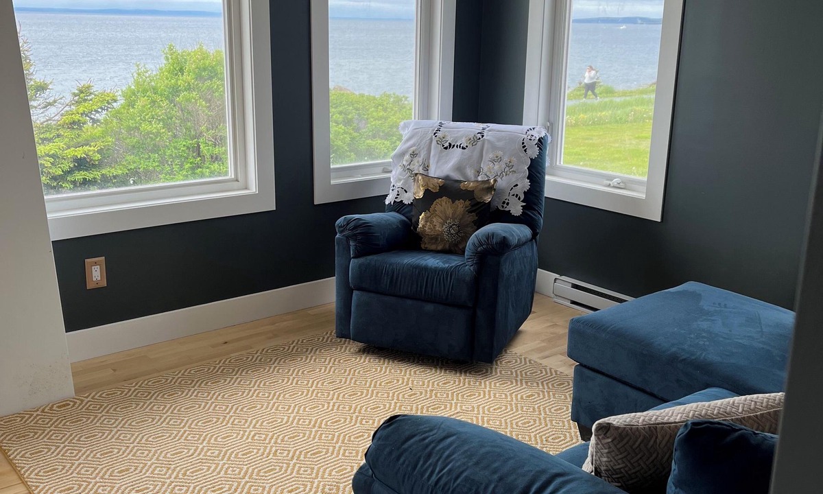 Conception Bay South House | Air b, Vb Canada , Newfoundland , ocean , island ,boats ,beach , whales.