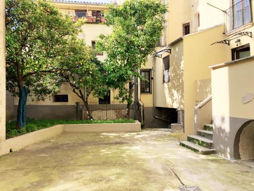 Venafro House | ALCENTRO Yellow Home