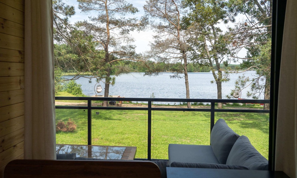 South Algonquin Cabin | Algonquin's Edge Resort | Waterfront 7