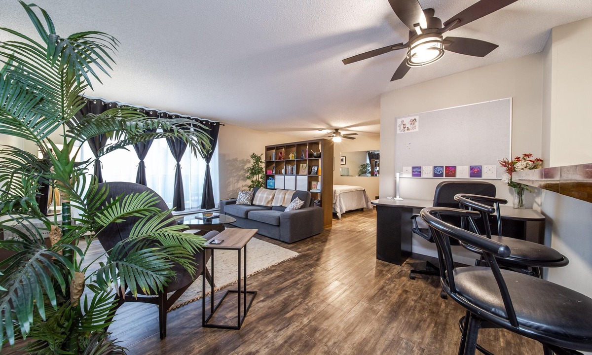 North Central Edmonton Apartment | Amazing Studio Suite & Workspace