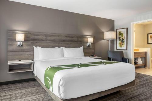Fredericton Hotel | Amsterdam Inn & Suites, an Ascend Collection Hotel