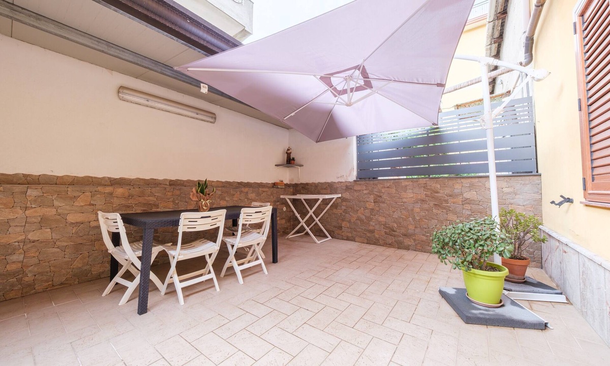 Francavilla di Sicilia Apartment | Apartment 'Alkantara' with Private Terrace, Balcony and Air Conditioning