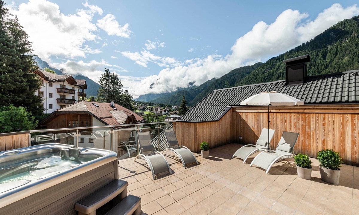 San Vigilio Apartment | Apartment "Set Residenz Bun Sté" with Mountain View, Sauna & Balcony