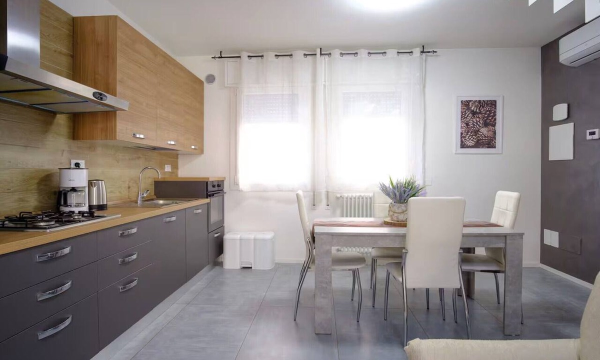 Bagnolo Apartment | Apartment 'Bosco' with Shared Garden, Wi-Fi and Air Conditioning