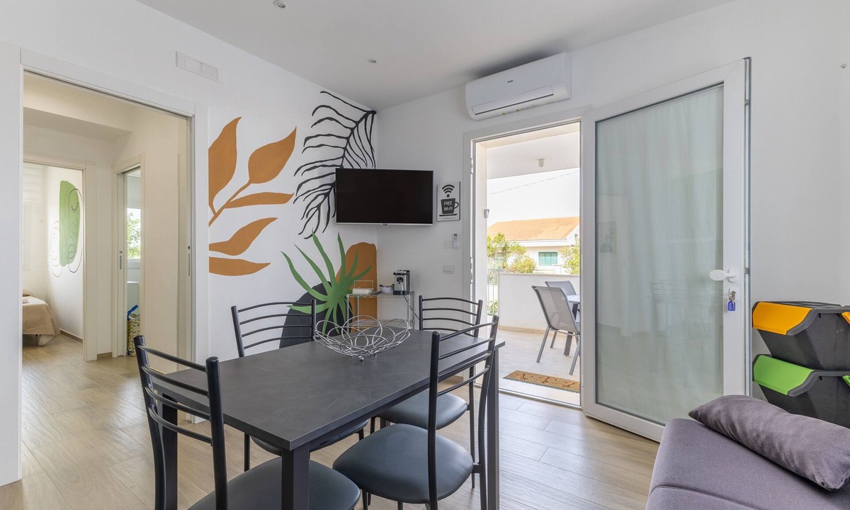 Ragusa Apartment | Apartment 'Carrubo' with Private Terrace, Wi-Fi and Air Conditioning