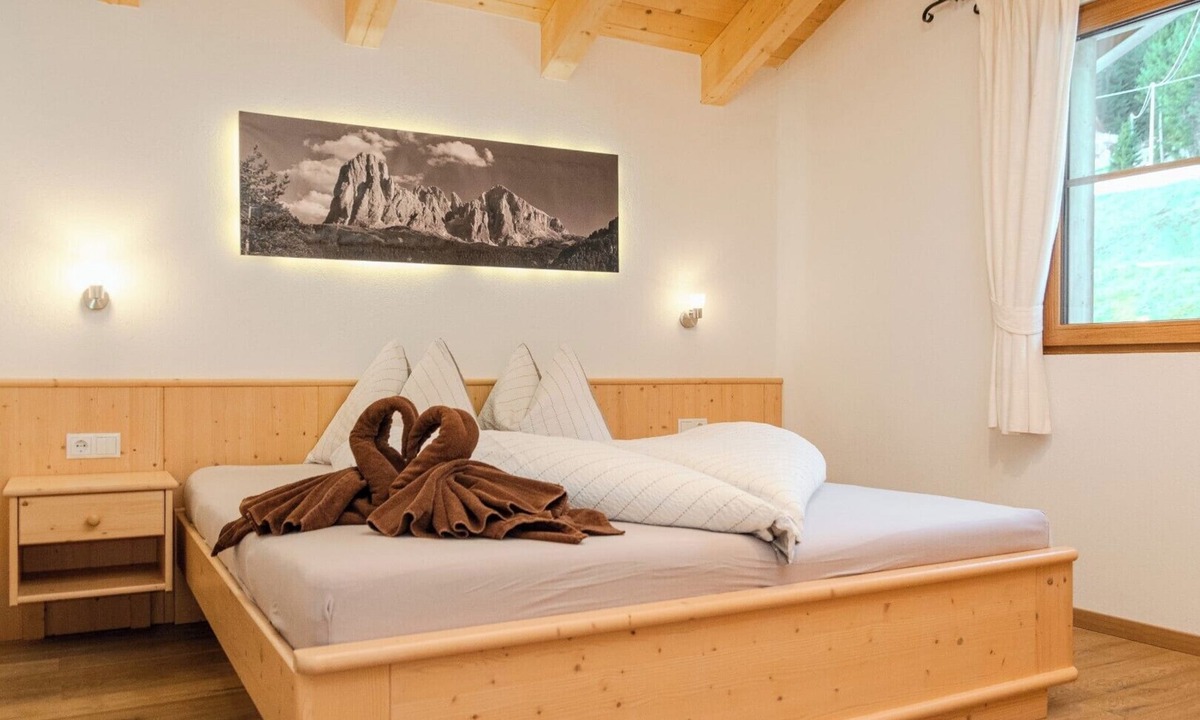Villandro Apartment | Apartment 'Dolomiten' with Mountain View, Shared Garden and Wi-Fi