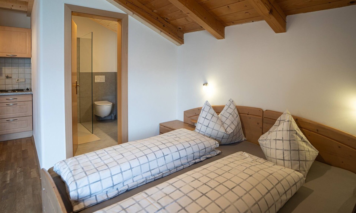 Plaus Apartment | Apartment 'Kirchbach' with Mountain View, Shared Pool and Wi-Fi