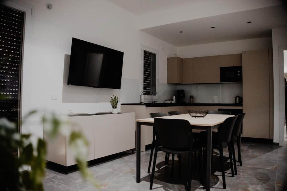 Partinico Apartment | Apartment 'La Rocca D'amuri - Alma' with Balcony, Wi-Fi and Air Conditioning