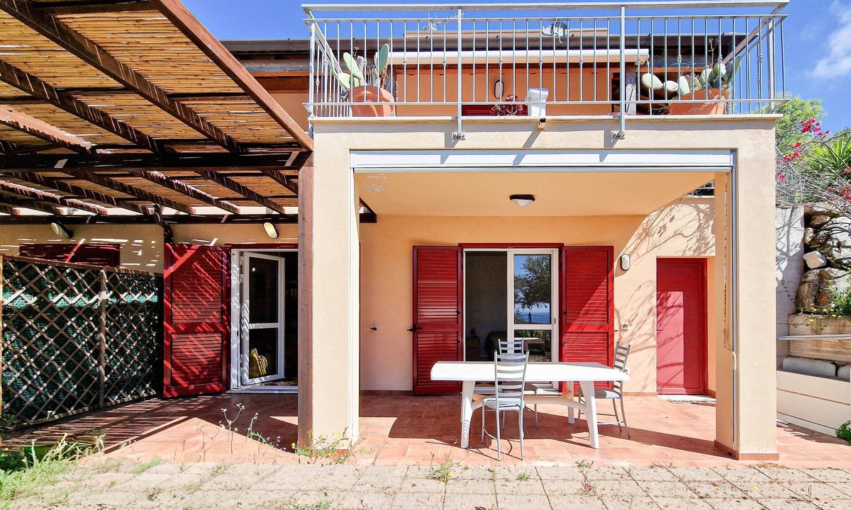 Lacona Apartment | Apartment 'Lacona Beach' with Private Veranda