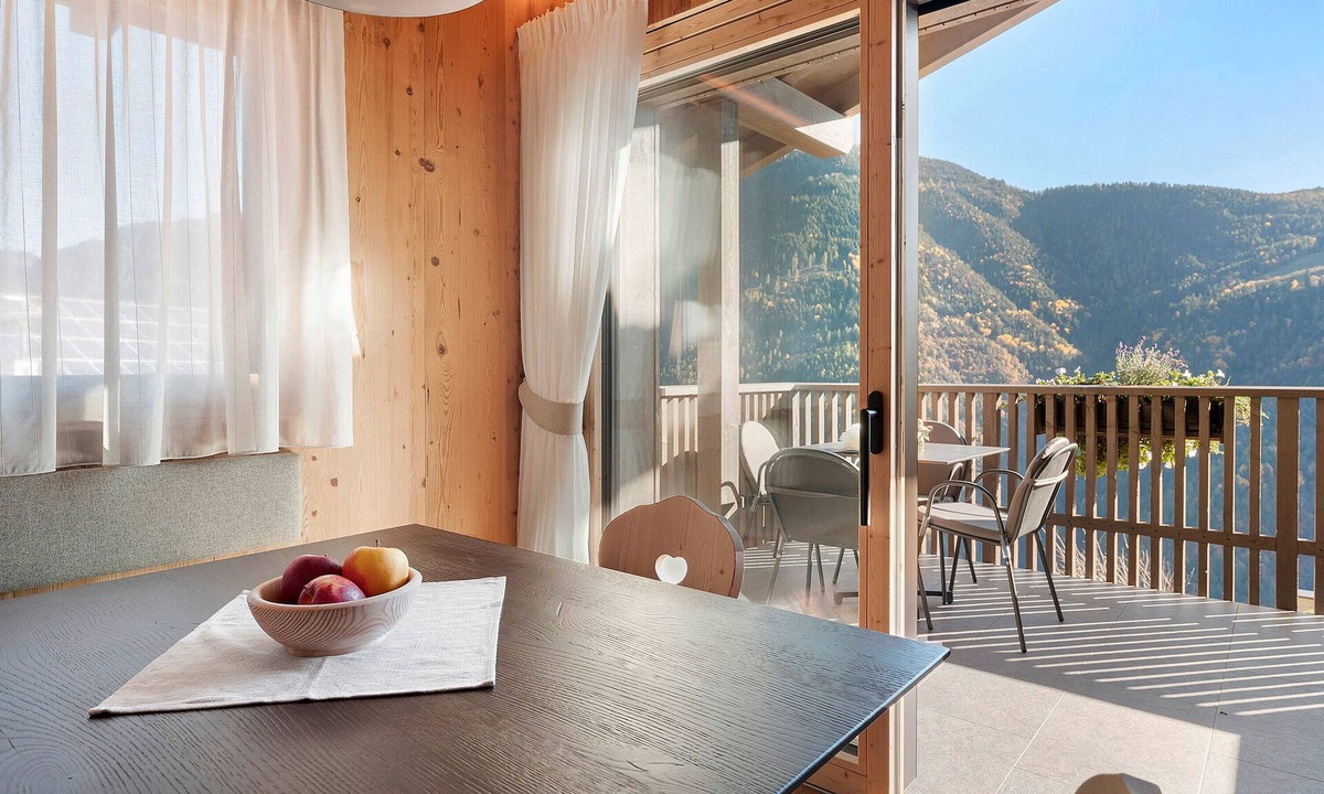 Avigna Apartment | Apartment Montis with Mountain View, Shared Pool and Sauna