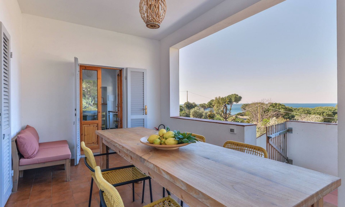 Seccheto Apartment | Apartment 'Magnolia P1' with Private Terrace, Wi-Fi and Air Conditioning