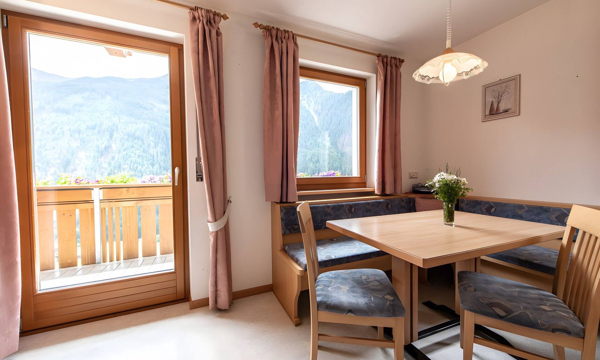 Selva dei Molini Apartment | Apartment 'Mair Am Tinkhof Waldwohnung' with Mountain View, Private Terrace and Wi-Fi