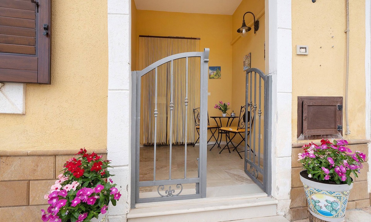 Trappeto Apartment | Apartment 'Makari' with Sea View and Wi-Fi