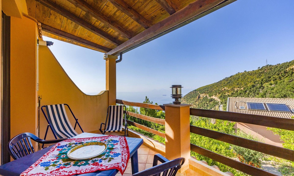 Gioiosa Marea Apartment | Apartment 'Mandarino' with Sea View, Private Terrace and Wi-Fi
