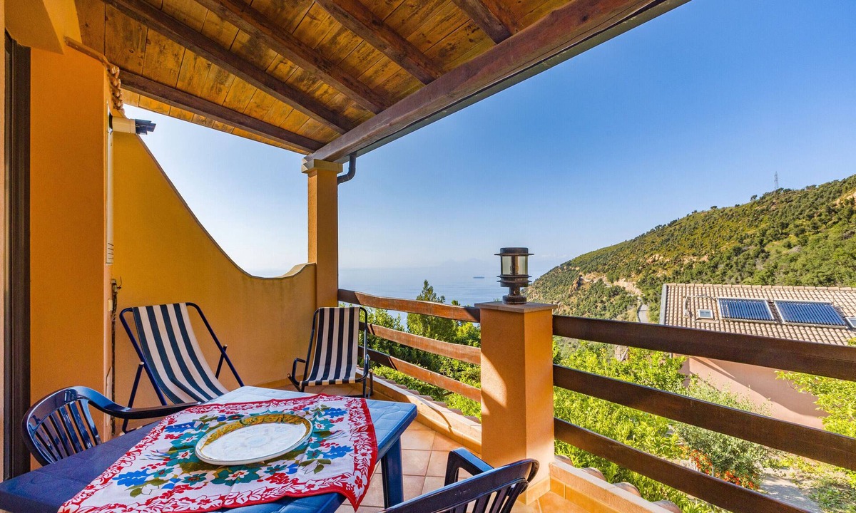 Gioiosa Marea Apartment | Apartment 'Mandarino' with Sea View, Private Terrace and Wi-Fi
