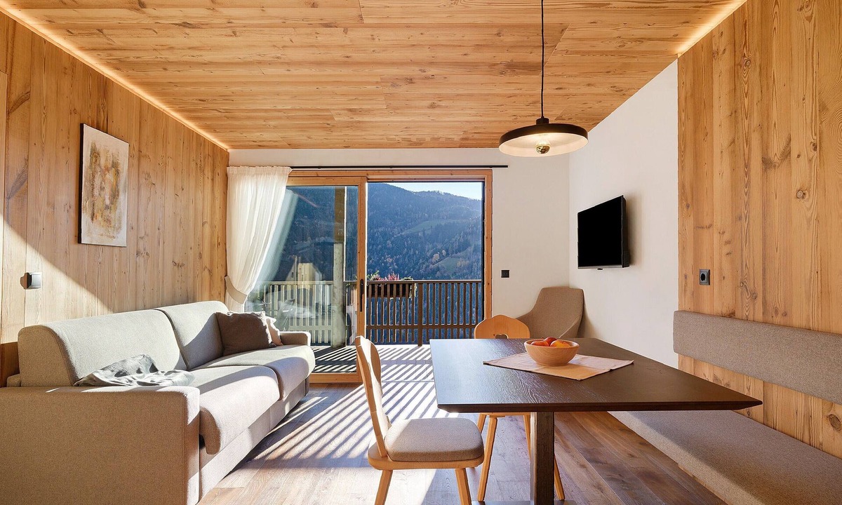 San Genesio Atesino Apartment | Apartment "Pira" with Mountain View, Shared Pool and Sauna