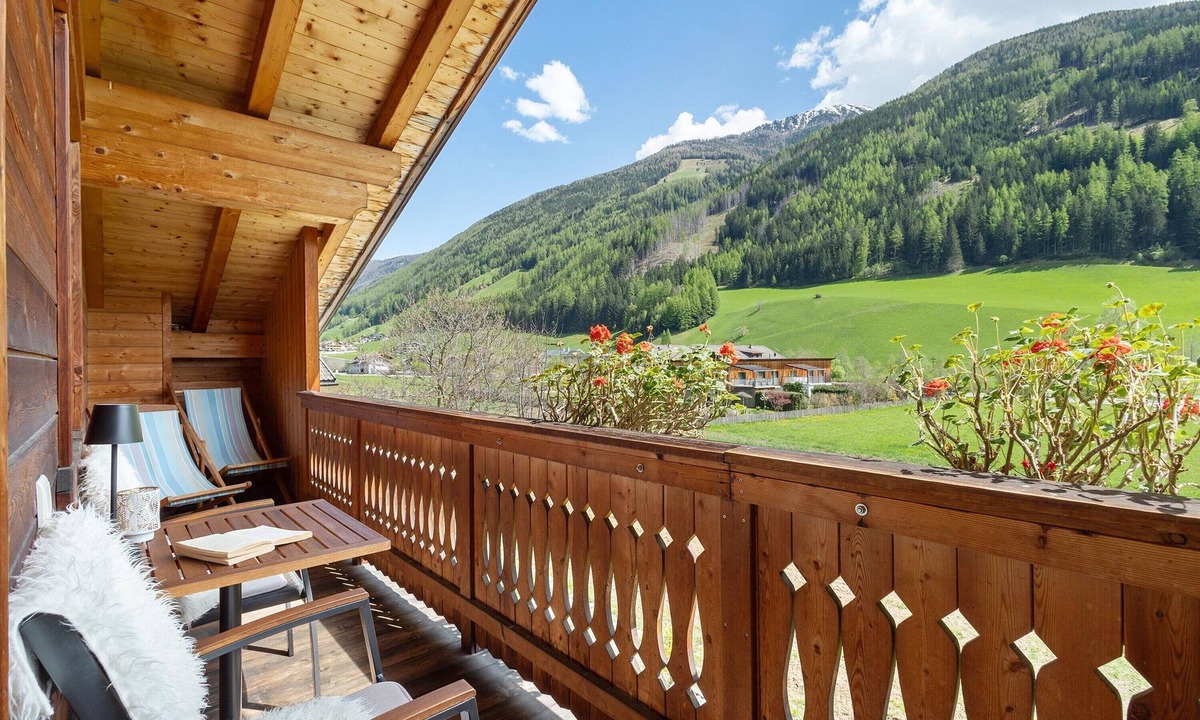 San Giovanni Apartment | Apartment 'Primula' with Shared Garden, Balcony and Wi-Fi