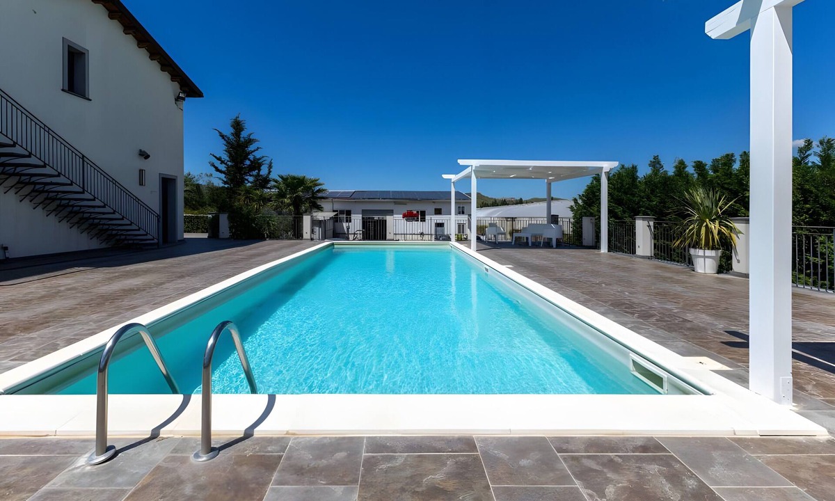 Mazzarino Apartment | Apartment 'Sciroccu' with Outdoor Pool, Wi-Fi and Air Conditioning