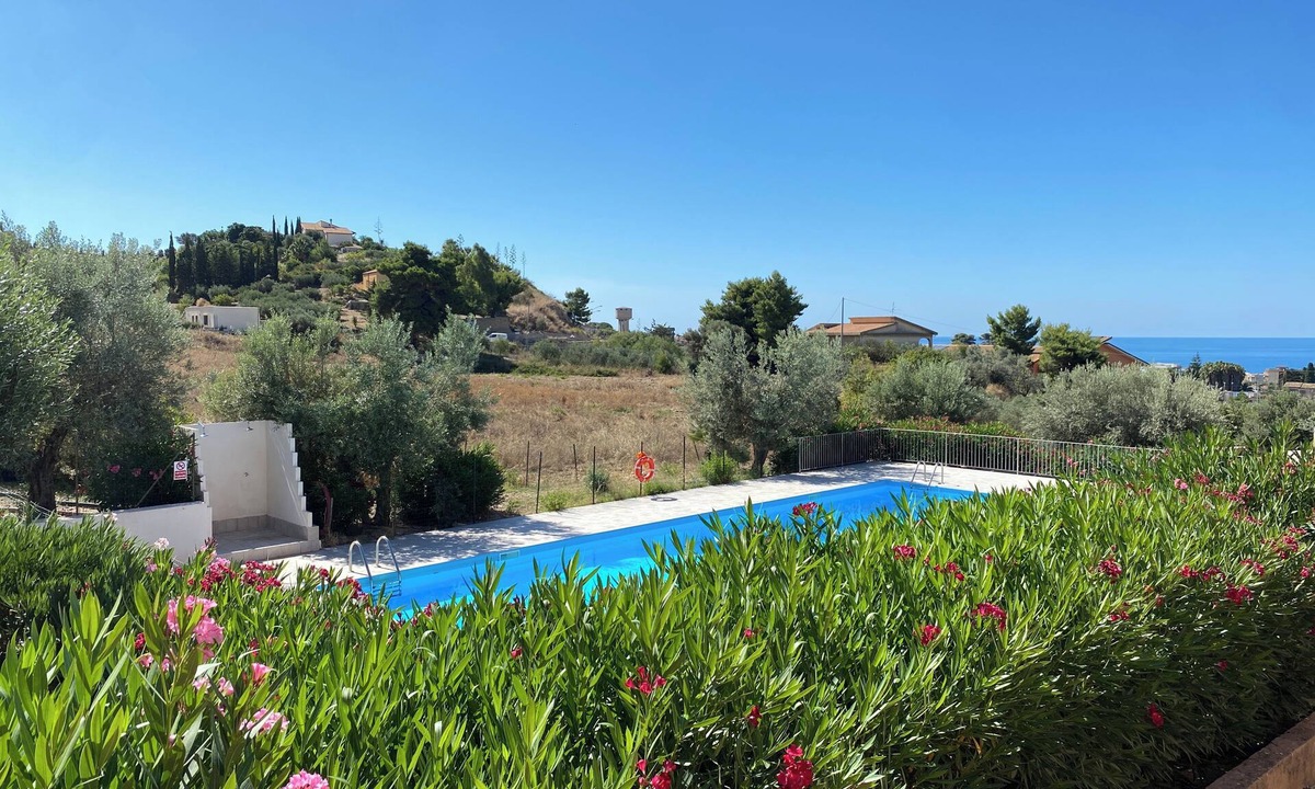 Realmonte Apartment | Apartment - Sleeps 3 & Swimming Pool