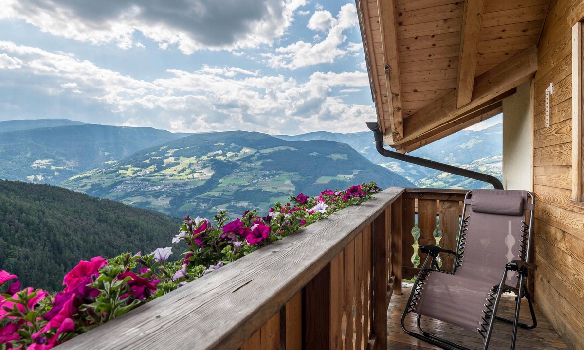 Laion Apartment | Apartment 'Solerhof Panorama' with Mountain View, Shared Garden and Wi-Fi