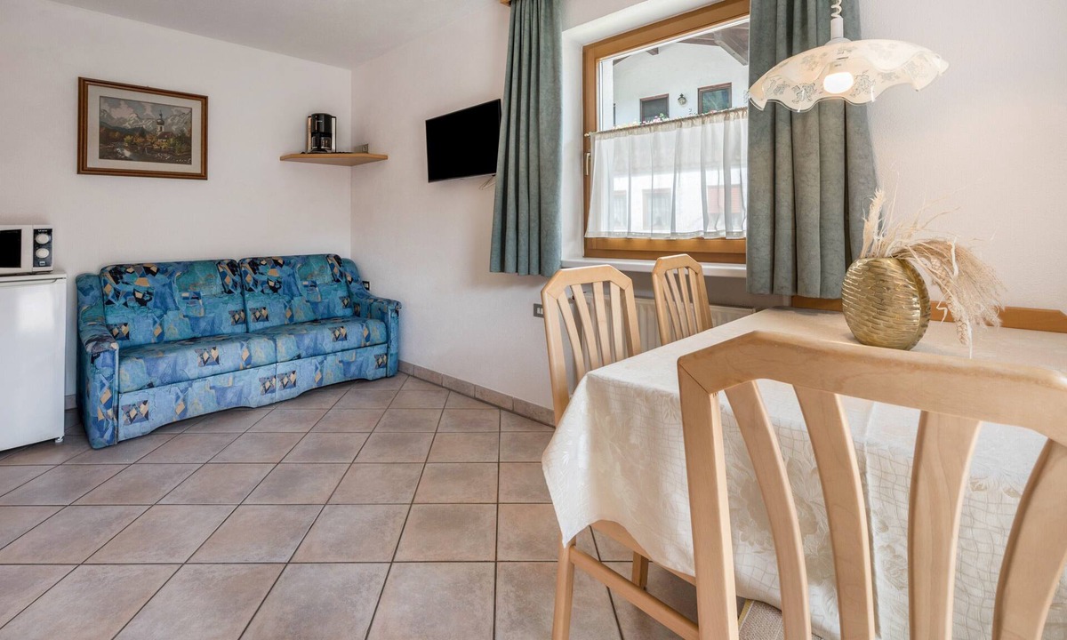 Valle Aurina Apartment | 'Apartment Sonne Nr. 18' with Mountain View, Garden & Wi-Fi